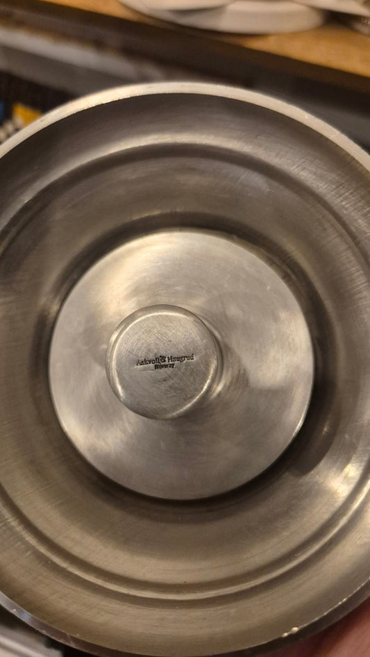 Askvoll & Haugrud tinn - og glasslykt - BØR BØRSONS BRUKTHANDEL