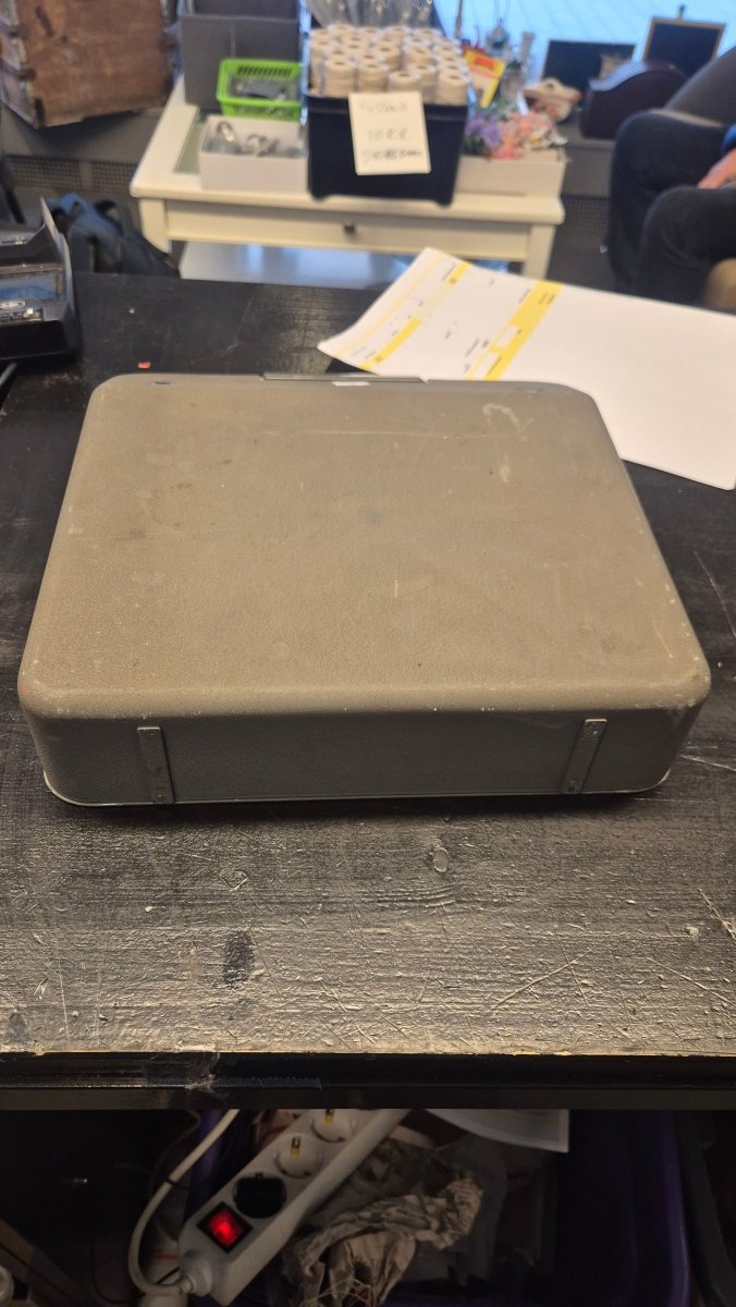 Hermes baby bærbar skrivemaskin. - BØR BØRSONS BRUKTHANDEL