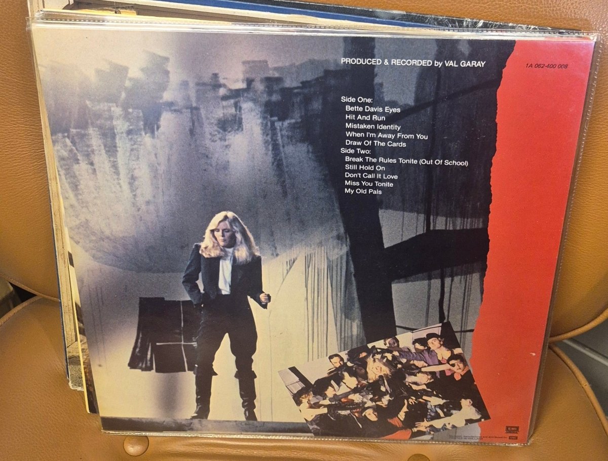 Kim Carnes - Mistaken Identity (LP) - BØR BØRSONS BRUKTHANDEL