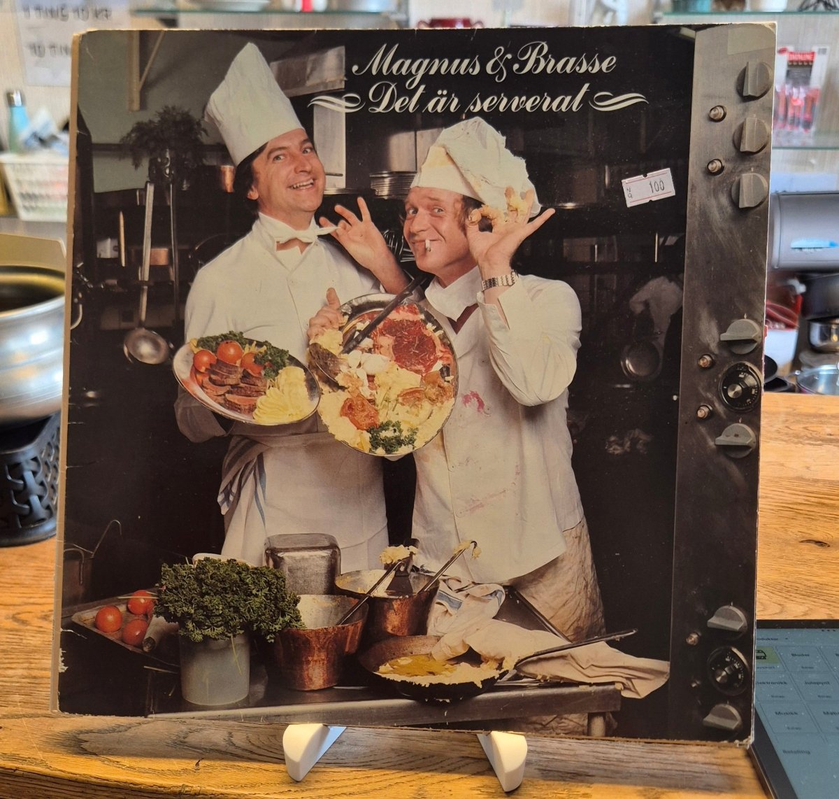 Magnus & Brasse – Det Är Serverat - BØR BØRSONS BRUKTHANDEL