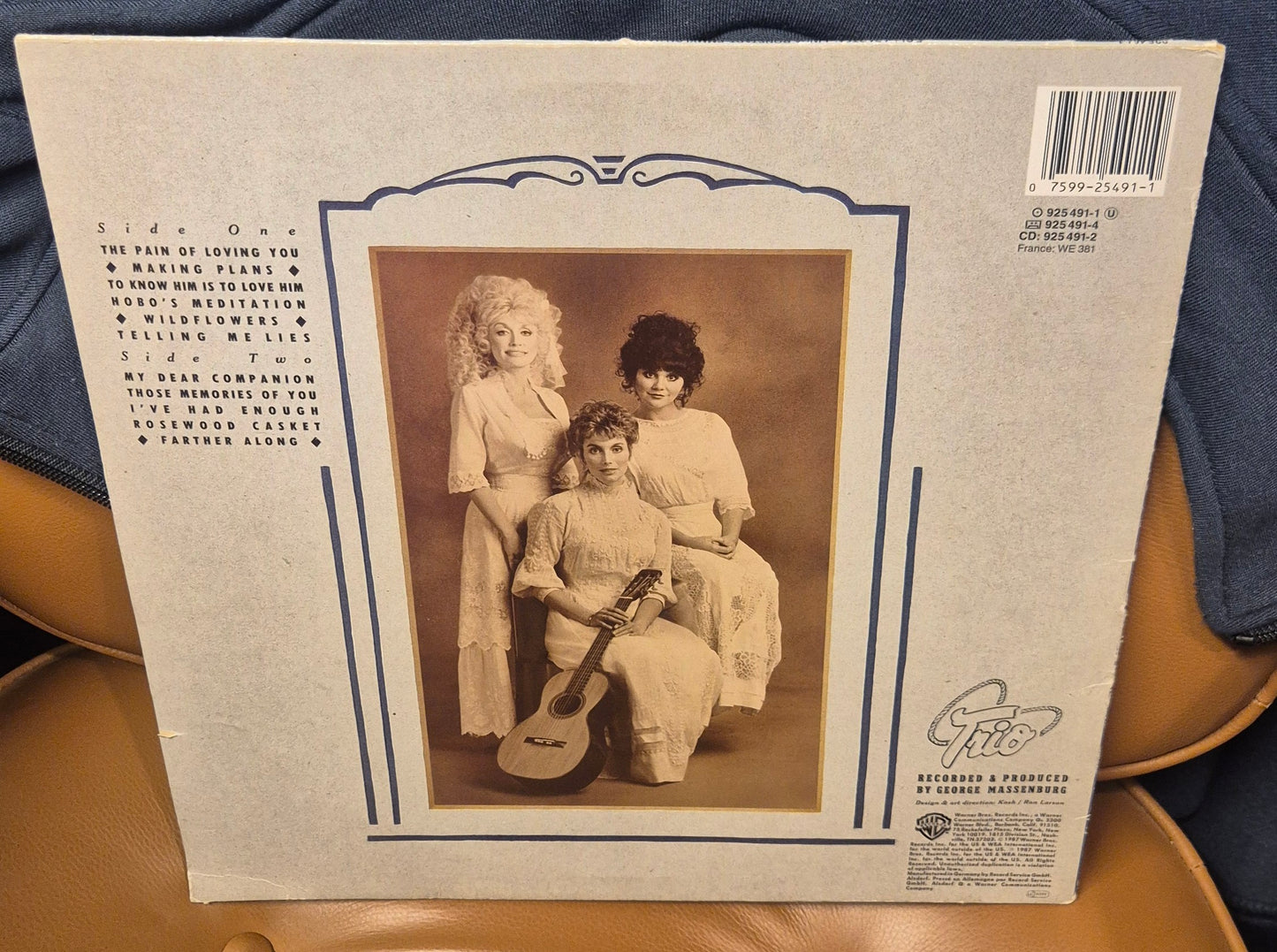 Dolly Parton, Linda Ronstadt, Emmylou Harris – Trio (LP)