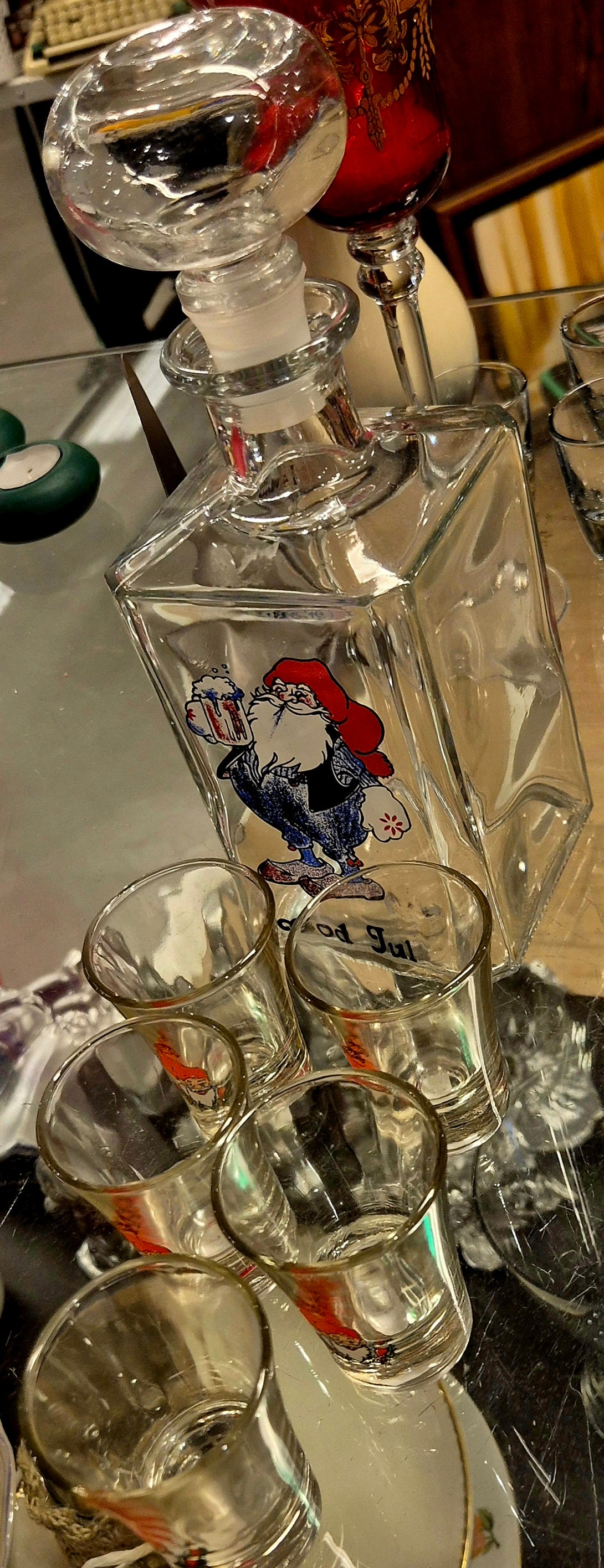 Vintage julekaraffel med nisser og 5 glass