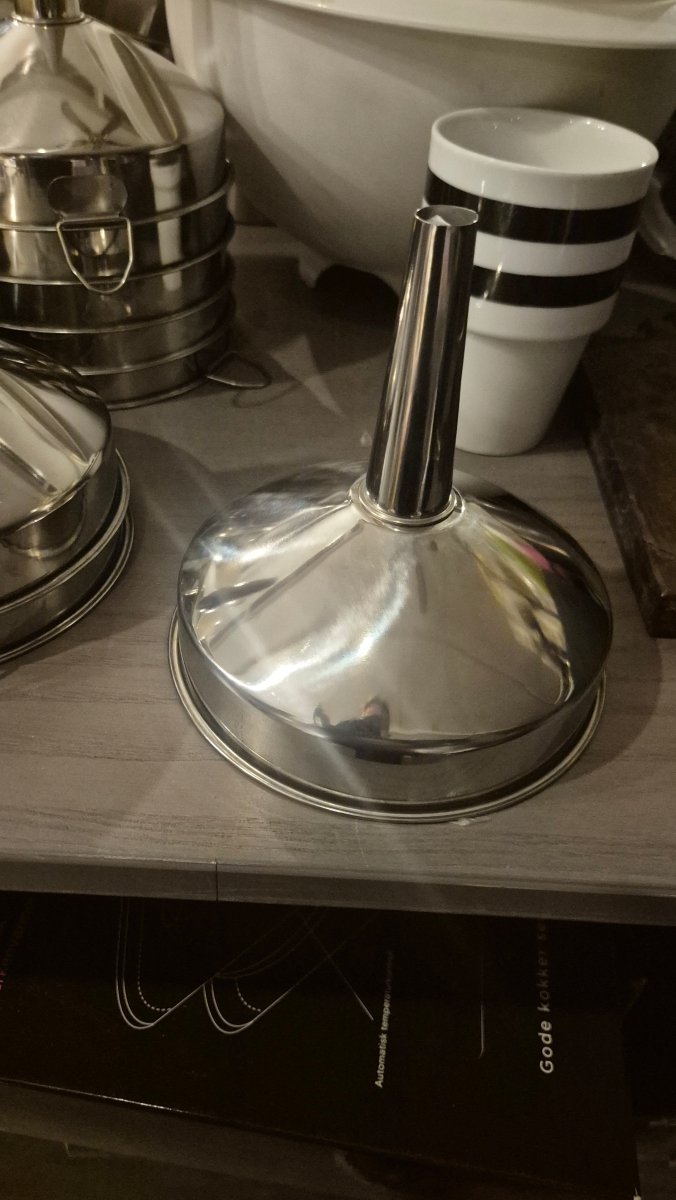 Stor rustfri trakt - BØR BØRSONS BRUKTHANDEL