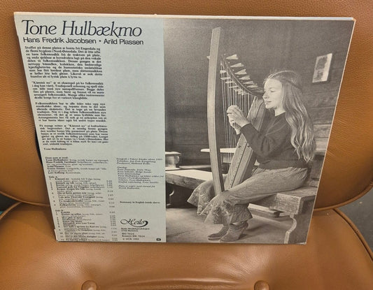 Tone Hulbækmo – Kåmmå No .... (Vinyl LP) - BØR BØRSONS BRUKTHANDEL