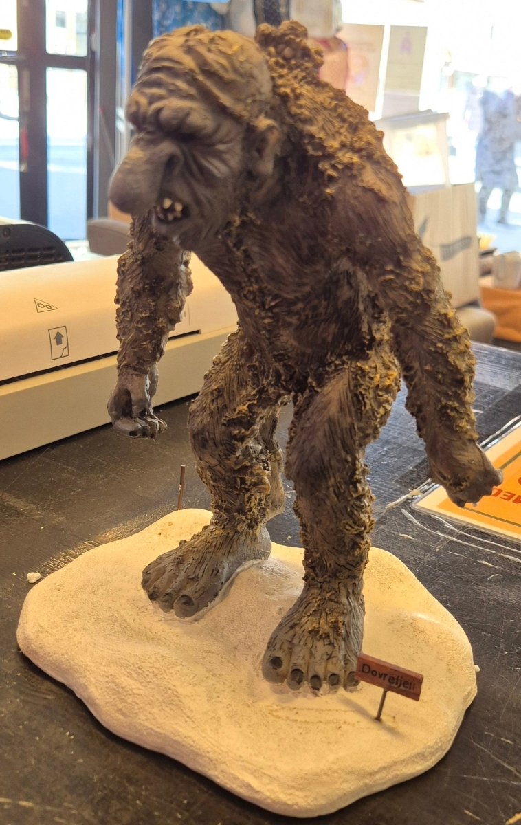 2stk Trollfigurer 21cm - BØR BØRSONS BRUKTHANDEL