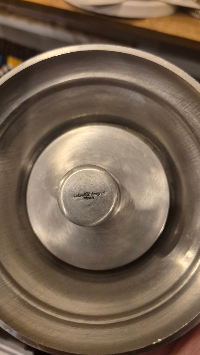 Askvoll & Haugrud tinn - og glasslykt - BØR BØRSONS BRUKTHANDEL