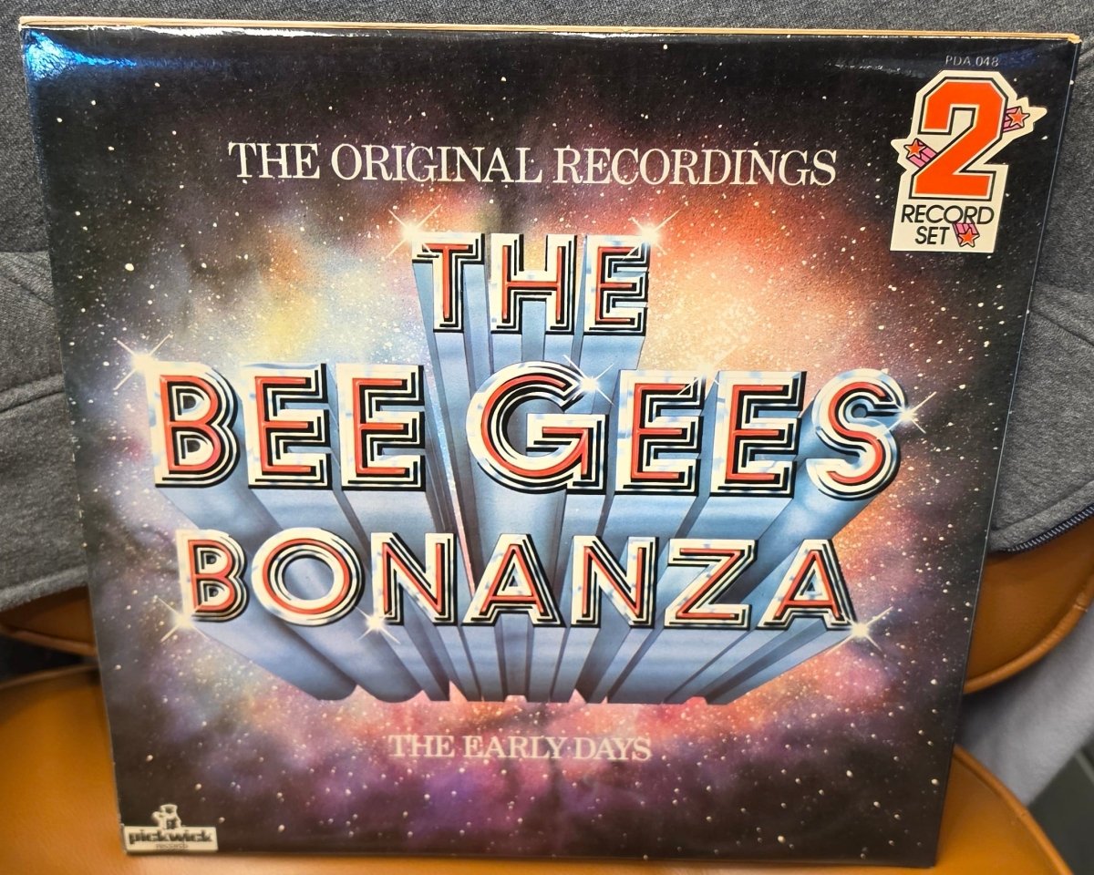 Bee Gees – The Bee Gees Bonanza The Early Days 2LP 1978 Pickwick - BØR BØRSONS BRUKTHANDEL