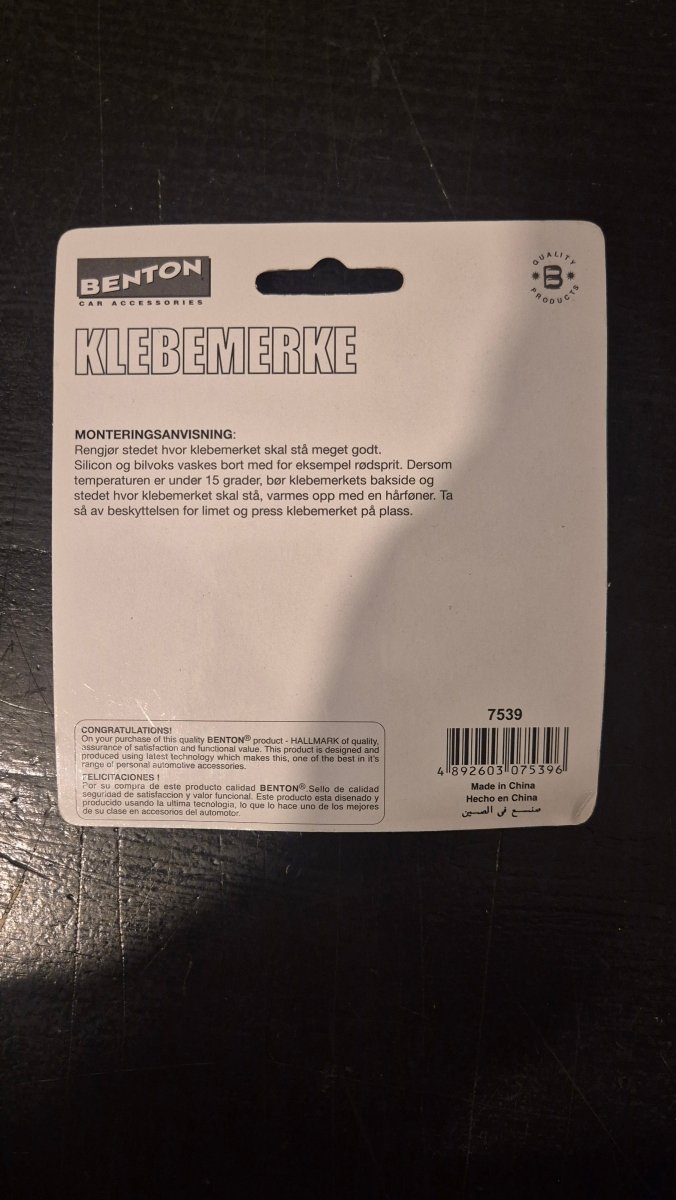 Benton «N» klebemerke til bil - BØR BØRSONS BRUKTHANDEL
