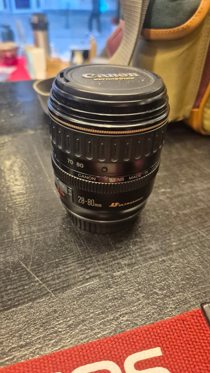 Canon EOS 5 35mm filmkamera pakke – EF 28‑80mm USM, Speedlite 300EZ, stativ og kamerabag - BØR BØRSONS BRUKTHANDEL