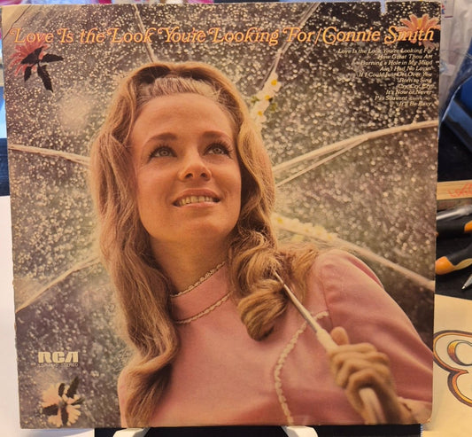 Connie Smith - Love Is the Look You're Looking for - BØR BØRSONS BRUKTHANDEL