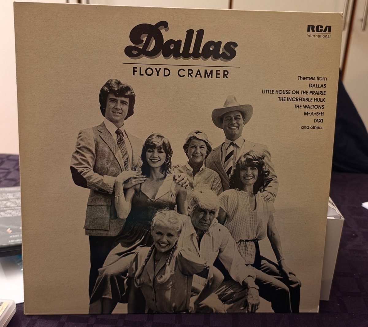 Floyd Cramer – Dallas LP 1981 (M=VG+) - BØR BØRSONS BRUKTHANDEL