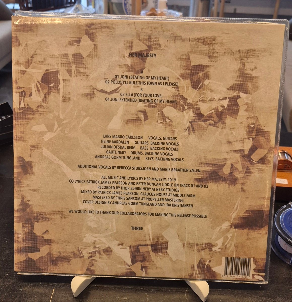 Her Majesty - Three - BØR BØRSONS BRUKTHANDEL