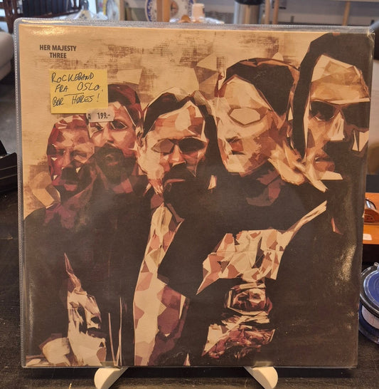 Her Majesty - Three - BØR BØRSONS BRUKTHANDEL