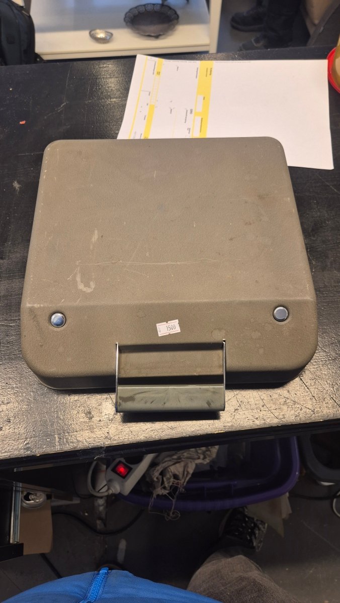 Hermes baby bærbar skrivemaskin. - BØR BØRSONS BRUKTHANDEL