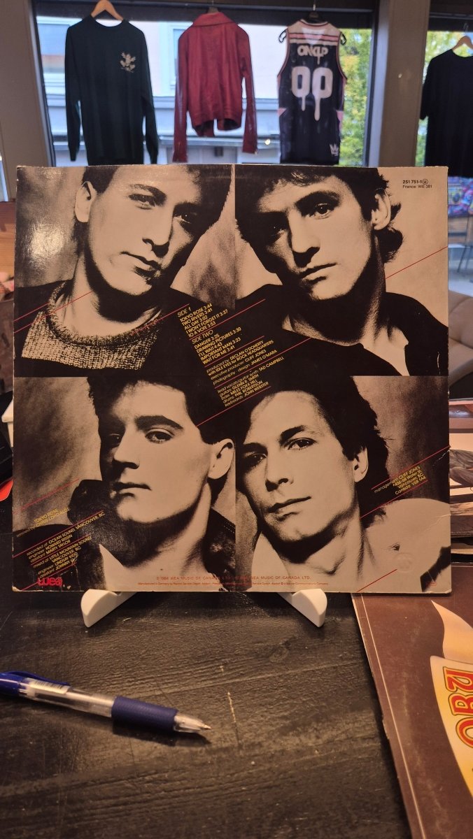 Idle Eyes - BØR BØRSONS BRUKTHANDEL