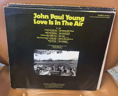 John Paul Young - Love Is In The Air (Vinyl LP) - BØR BØRSONS BRUKTHANDEL