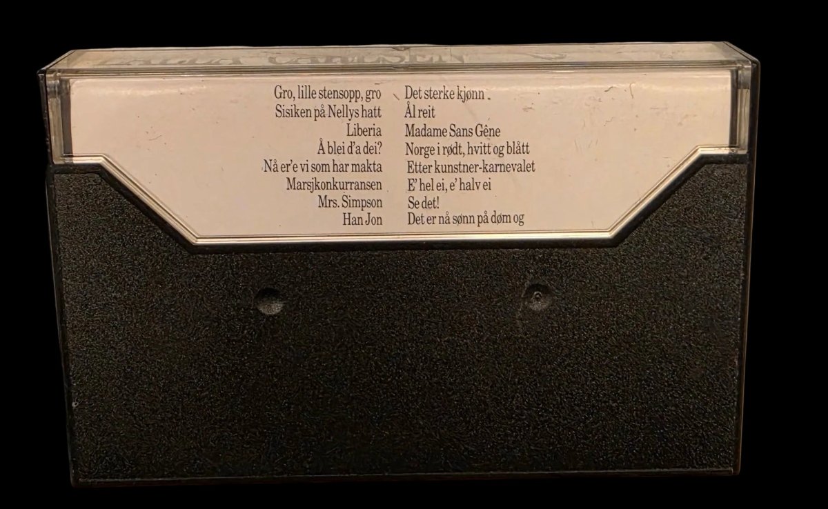 Lalla Carlsen (MC) - BØR BØRSONS BRUKTHANDEL
