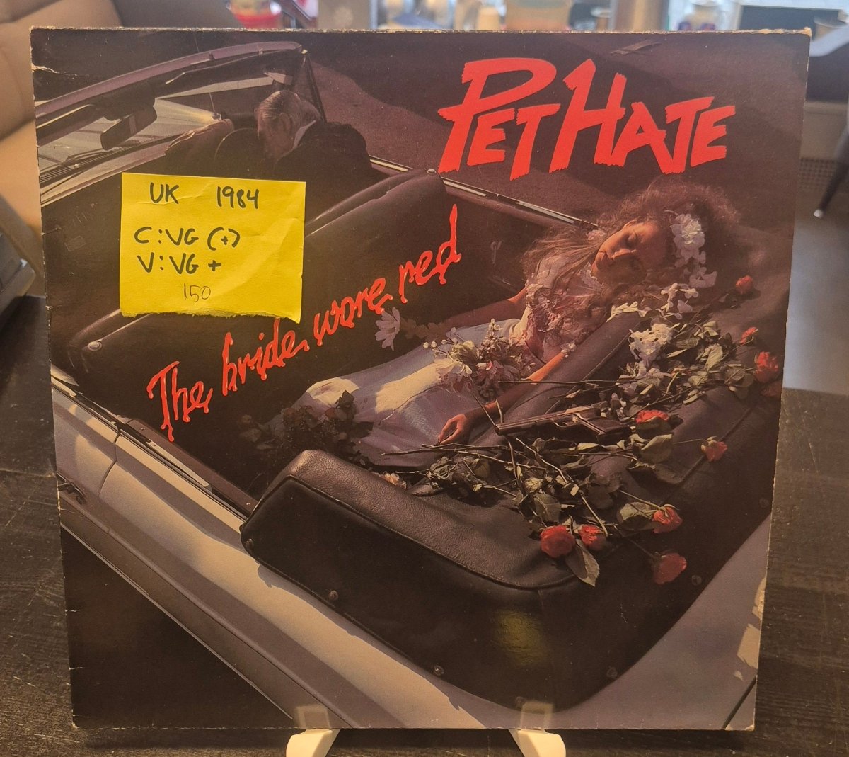 Pet Hate – The Bride Wore Red - BØR BØRSONS BRUKTHANDEL