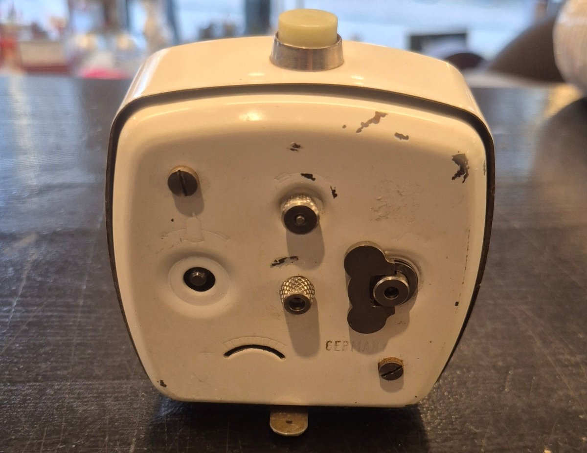 Peter – Analog Vekkerklokke (Retro) - BØR BØRSONS BRUKTHANDEL