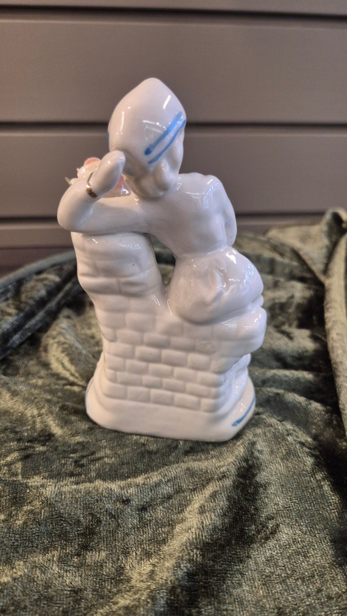 Porselensfigur - BØR BØRSONS BRUKTHANDEL