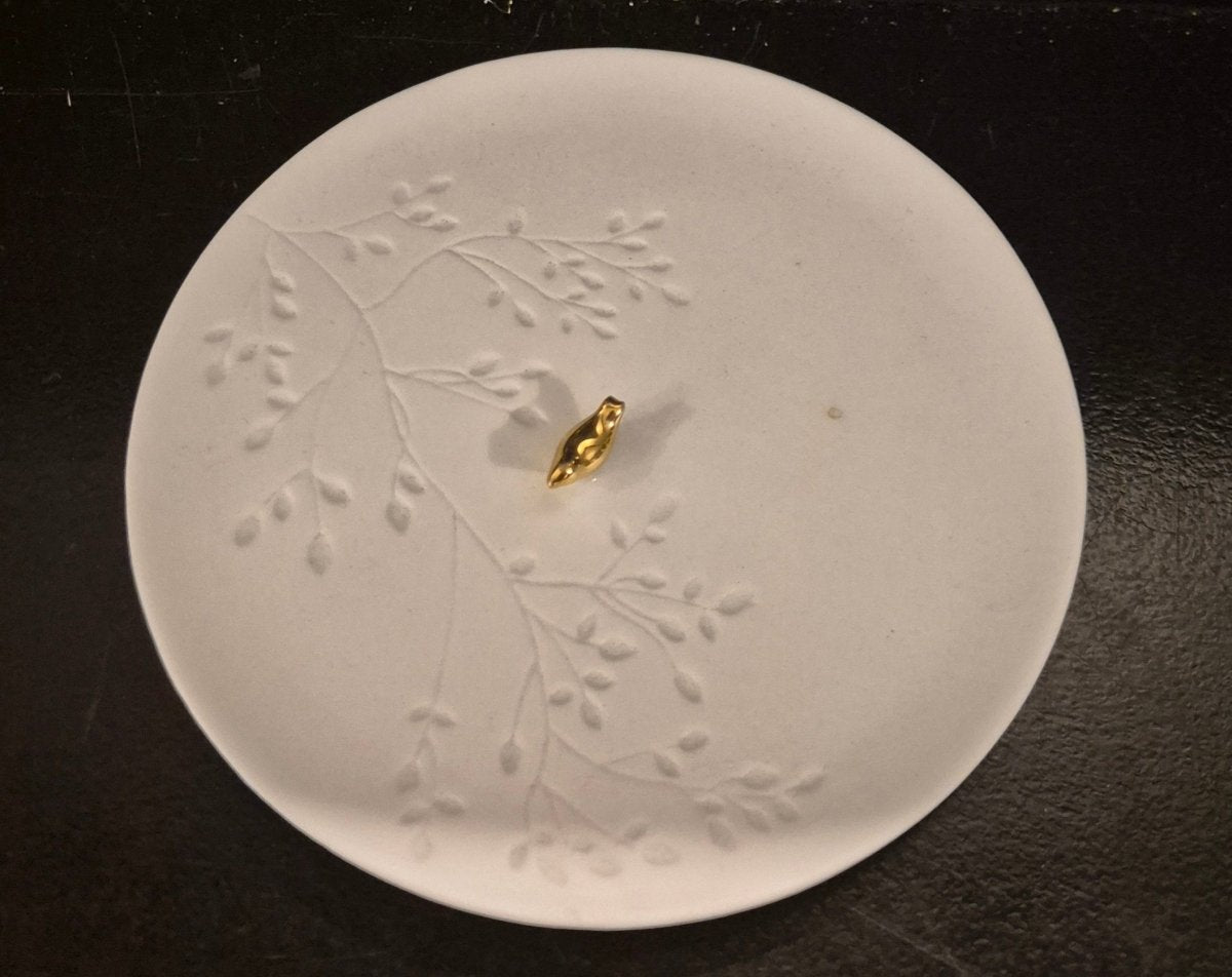 Räder Design Porselenstallerken med gullfugl - BØR BØRSONS BRUKTHANDEL