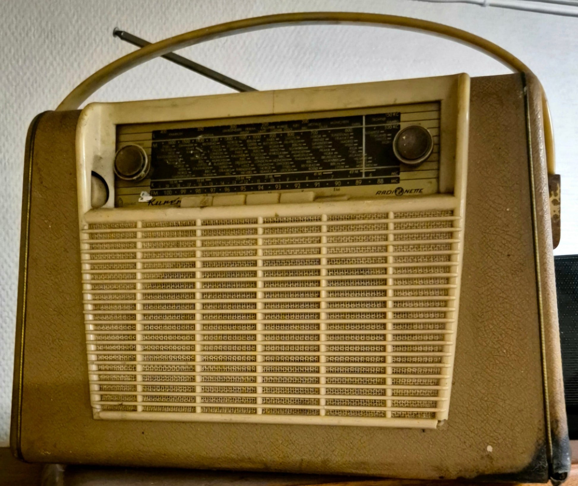 Radionette kurer reiseradio - BØR BØRSONS BRUKTHANDEL