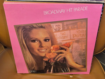Reader's Digest: World - Wide Movie and TV Hits / Broadway Hit Parade (2 - LP Set) - BØR BØRSONS BRUKTHANDEL