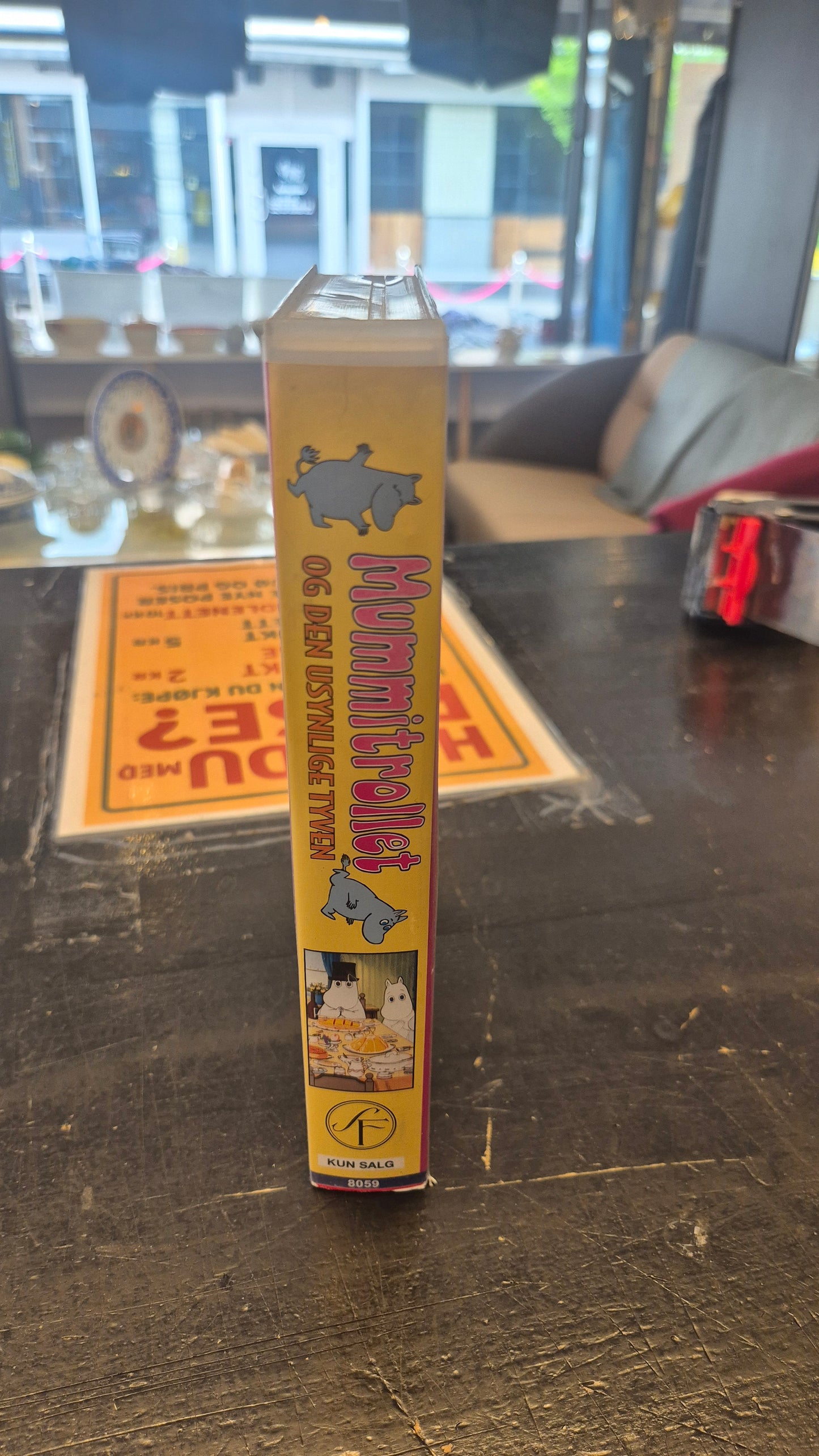 Mummitrollet og den usynlige tyven (VHS)
