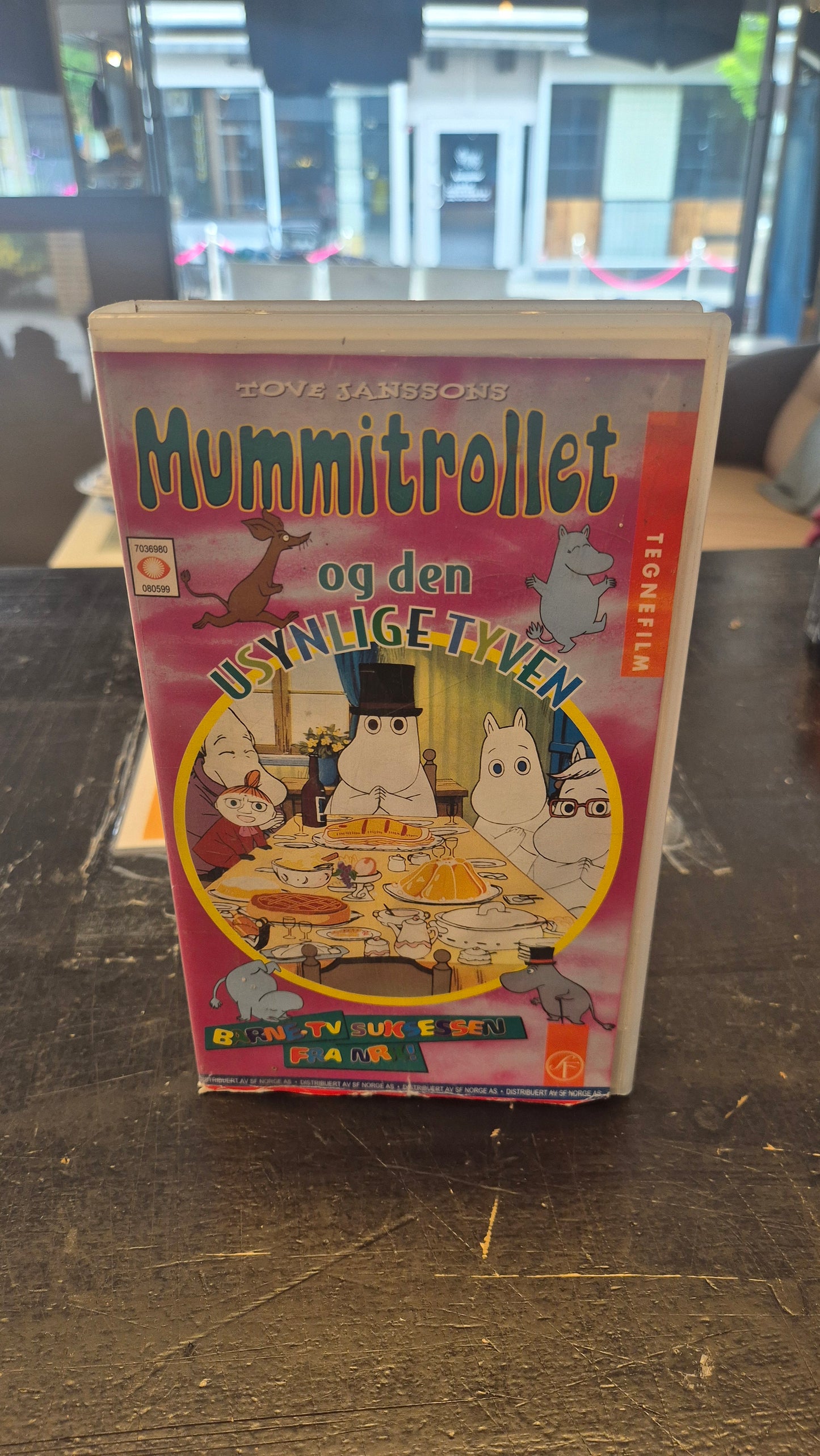 Mummitrollet og den usynlige tyven (VHS)