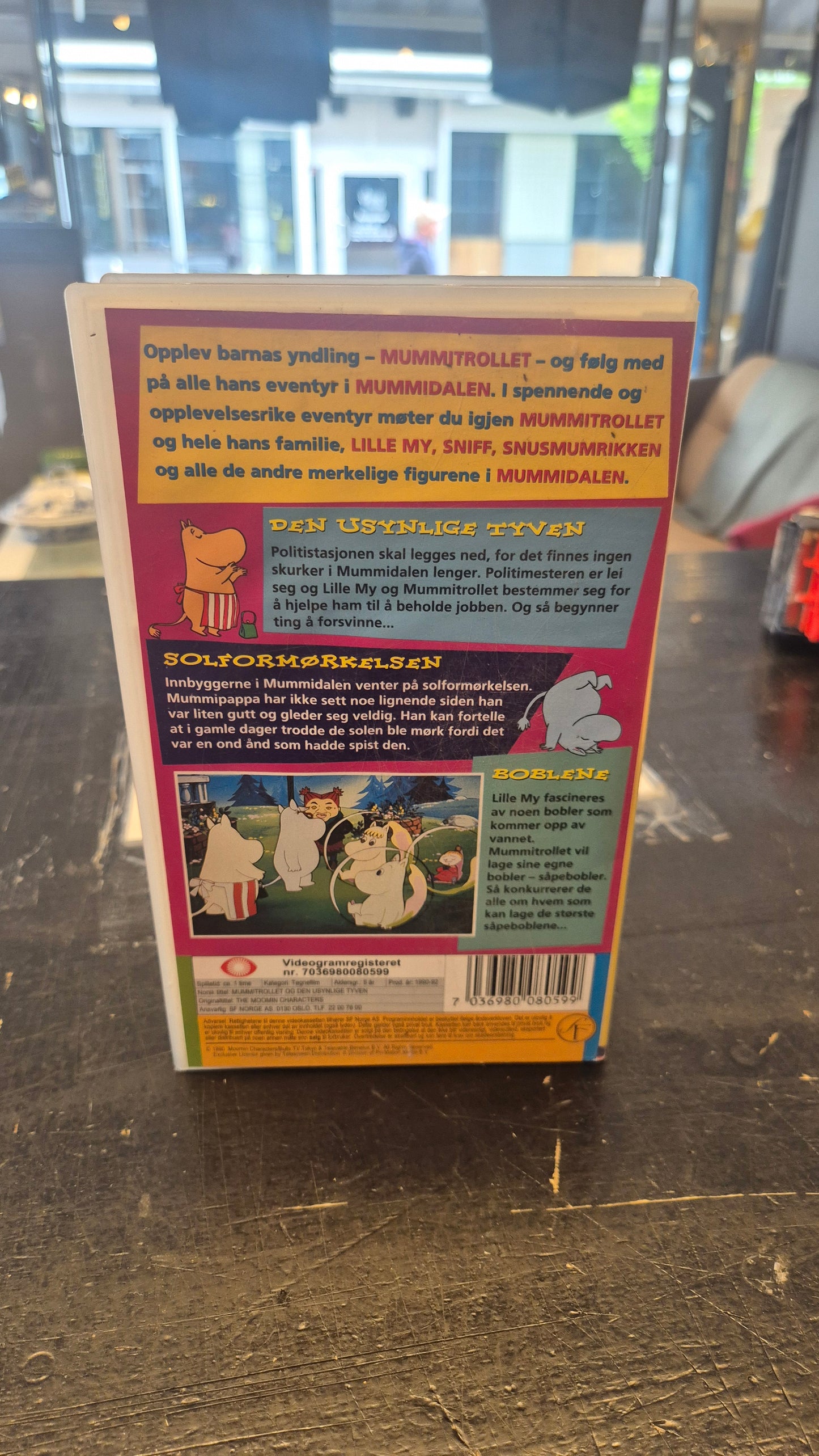 Mummitrollet og den usynlige tyven (VHS)