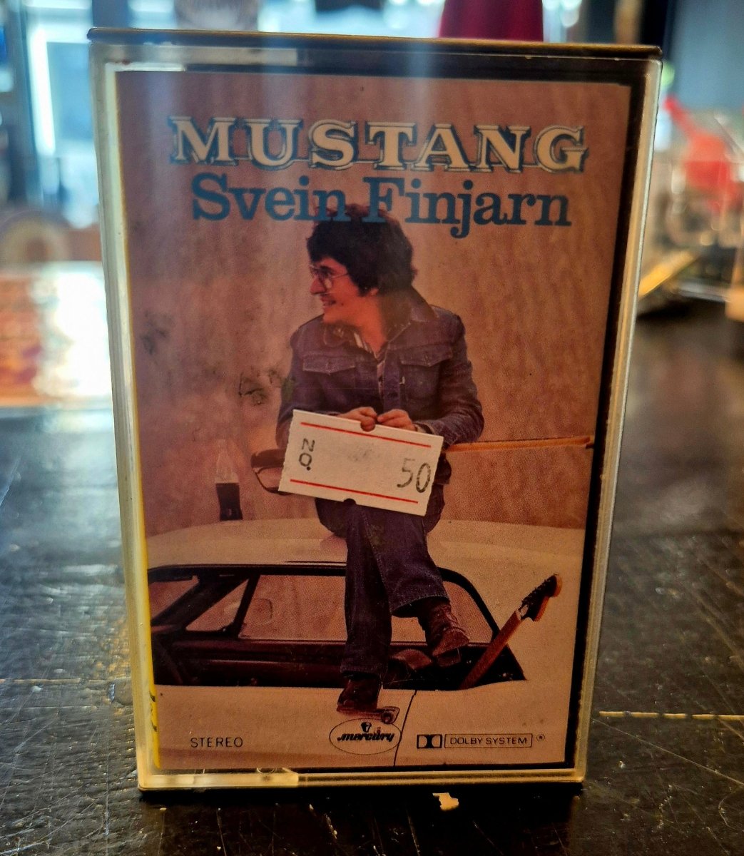 Svein Finjarn – Mustang (Kassett) - BØR BØRSONS BRUKTHANDEL
