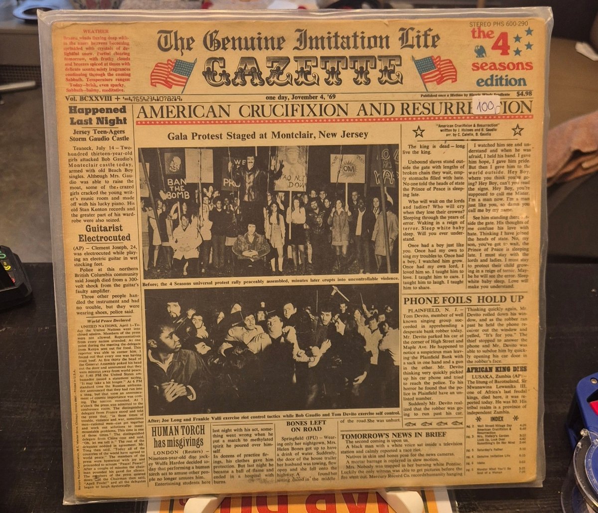 The 4 Seasons - The Genuine Imitation Life Gazette - BØR BØRSONS BRUKTHANDEL