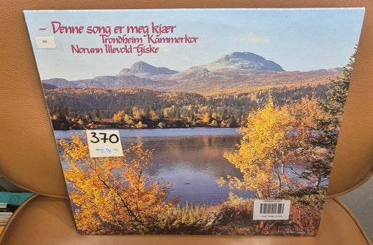 Trondheim Kammerkor & Norunn Illevold Giske – "Denne song er meg kjær" Vinyl LP - BØR BØRSONS BRUKTHANDEL