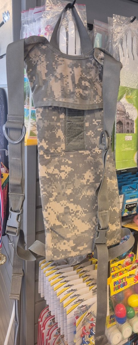 USGI MOLLE II Hydration System Carrier ACU (camelbak) - BØR BØRSONS BRUKTHANDEL