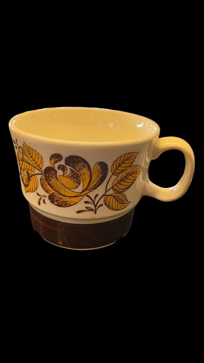 Vintage Stavangerflint Onkel kopp med gule blomster og brun bunn - BØR BØRSONS BRUKTHANDEL